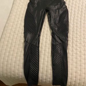 Spanx Faux Leather Leggings - Size Medium